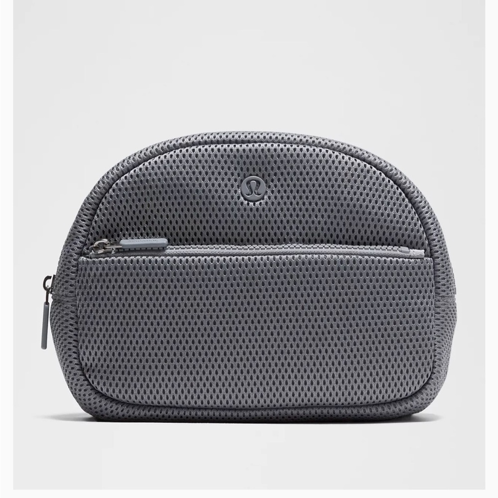 NWT Lululemon City Essentials Pouch 4L Mesh Pouch